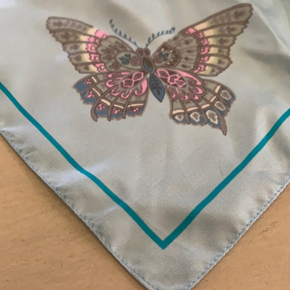 💖 free with any $35 purchase 💕NWOT 100% silk butterfly scarf 🦋